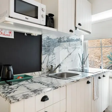 Appartamento Cosy Studio With Decorated Interior In Lisbona