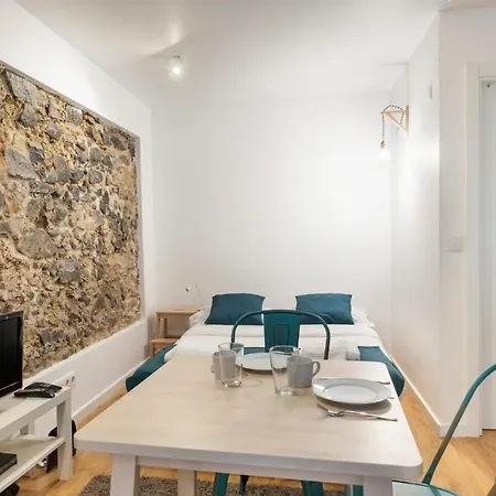 Cosy Studio With Decorated Interior In * Lissabon