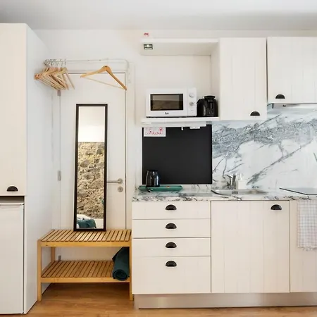 Cosy Studio With Decorated Interior In Lissabon